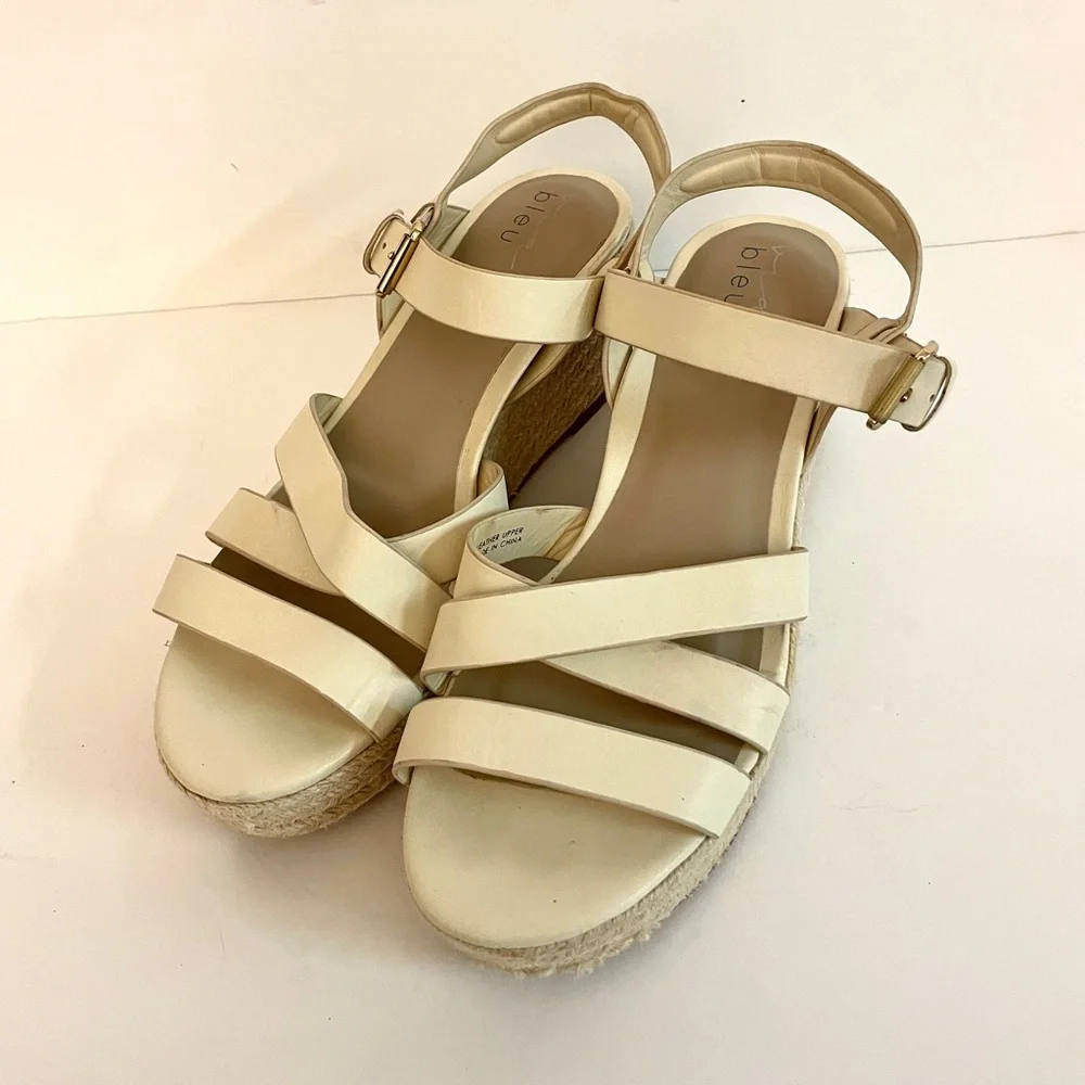 Via bleu Ivory  Wedge Sandals Size 9